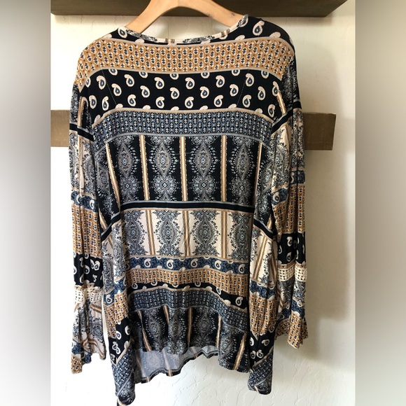 Style & Co|Boho mixed pattern tan jersey knit long sleeve blouse, asymmetrical• - Picture 5 of 10